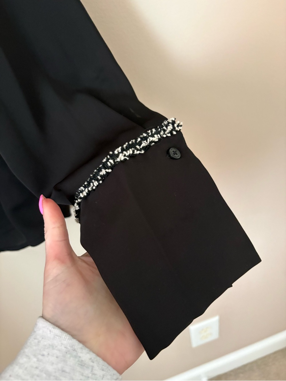 Black Boucle Trim Woven Blouse Button-Front Long-Sleeve Shirt with Contrast Trim - Picture 5 of 6